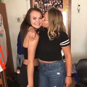 Meet your Posher, Cami